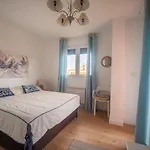 La Casa Del Columpio, Comillas